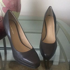 Via Spiga lug sole heels NEVER WORN size 8.5